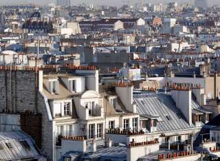 Pour la mairie de Paris, la mesure devrait permettre de garder “les classes moyennes” qui fuient la capitale.