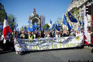Catholiques: manifestations à Lyon et à Paris