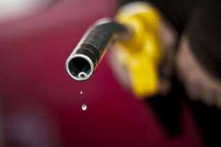 Prix de l'essence: pourquoi, avec sa baisse de 6 centimes d'euro par litre, l'État n'a pas résolu le problème