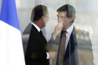 Call center délocalisé: cacophonie à gauche et recadrage de Hollande