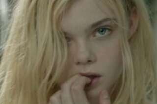 VIDÉOS. Elle Fanning immortalisée par Yoann Lemoine pour le nouveau spot de Lolita Lempicka