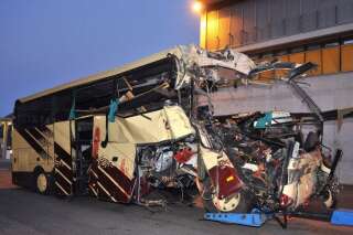 Accident de bus en Suisse: 28 personnes dont 22 enfants trouvent la mort dans un tunnel