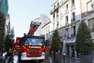 PHOTOS. Saint-Denis: l'incendie d'un immeuble fait 2 morts et 16 blessés