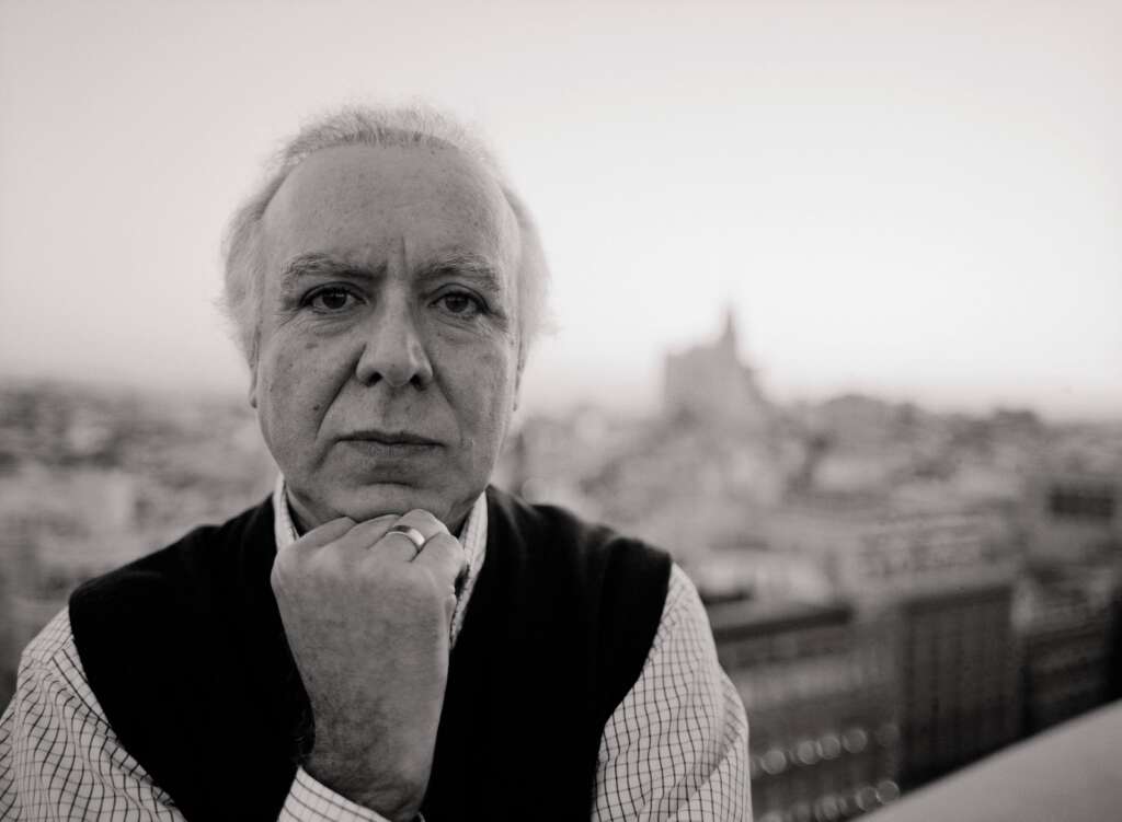 1er janvier - Carlos do Carmo - Légende du fado au Portugal et surnommé "la voix de Lisbonne", le chanteur Carlos do Carmo s'est éteint à l'âge de 81 ans. Une journée de deuil national a été décrétée dans son pays. <br /><br /><strong>>>> En savoir plus dans notre article <a href="https://www.huffingtonpost.fr/entry/carlos-do-carmo-fado-mort_fr_5fef4a49c5b6fd33110dd130?2d">par ici</a></strong>