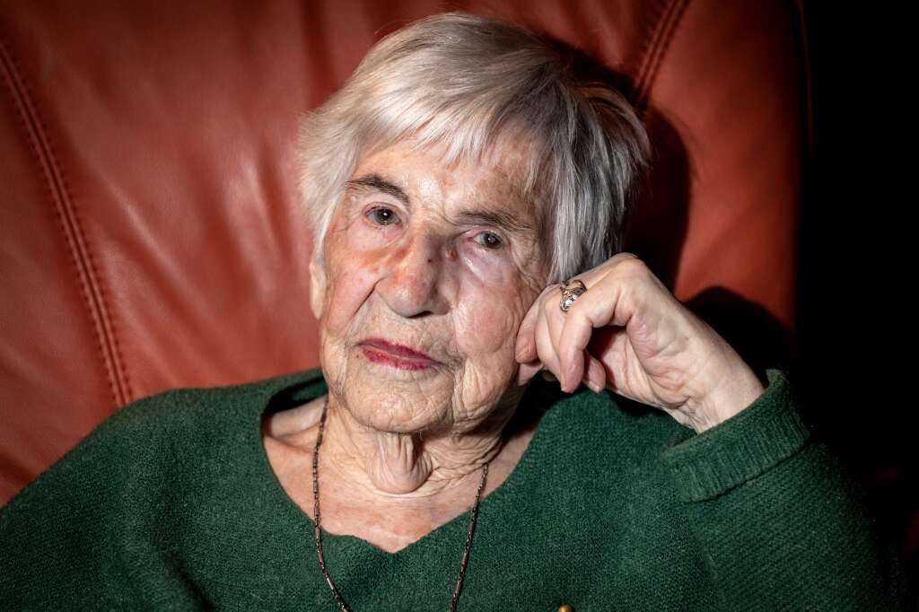 10 juillet - Esther Bejarano - Esther Bejarano, l’une des dernières survivantes de l’orchestre des femmes d’Auschwitz et “personnalité courageuse”, selon le président allemand, est morte dans la nuit de vendredi à samedi 10 juillet à l’âge de 96 ans.<br /><br /><strong>>>> En savoir plus dans notre article<a href="https://www.huffingtonpost.fr/entry/mort-desther-bejarano-une-des-dernieres-survivantes-de-lorchestre-dauschwitz_fr_60e9b898e4b0e9726ba2f338?ag9https://www.huffingtonpost.fr/entry/mort-desther-bejarano-une-des-dernieres-survivantes-de-lorchestre-dauschwitz_fr_60e9b898e4b0e9726ba2f338?ag9" target="_blank" rel="noopener noreferrer"> par ici﻿</a></strong>