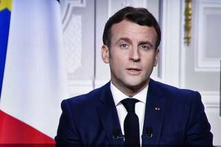 Lors de ses vœux 2021, Macron salue une quinzaine de Françaises et Français