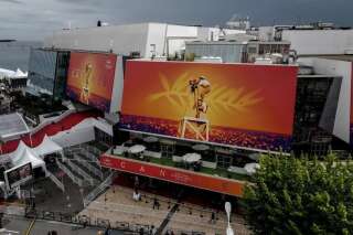 Coronavirus: À Cannes, le Palais des festivals a été transformé en centre d'accueil pour SDF