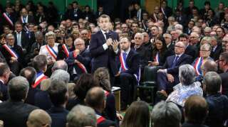 Emmanuel Macron devant quelques 600 maires de France, lors du Grand débat le 15 janvier 2019