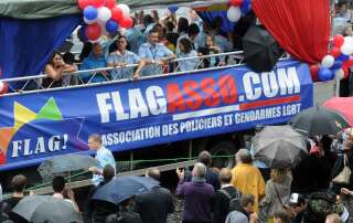 Le char de l'association Flag! à la marche des fiertés de Paris, le 28 juin 2014