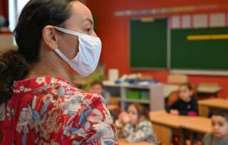Le site d'information Reporterre affirme que les masques fournis aux enseignants sont 