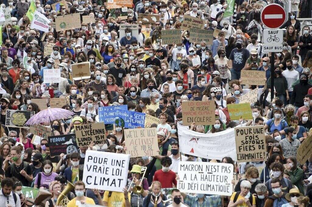 Plus de 100.000 personnes, selon le décompte des organisateurs, ont marché pour le climat ce dimanche 9 mai dans toute la France