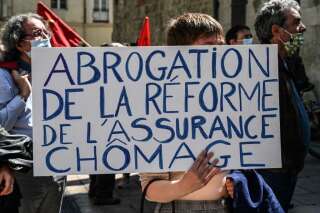 Photo prise en avril 2021 à Montpellier lors d'une manifestation contre la réforme de l'assurance chômage.  (Photo by Pascal GUYOT / AFP)