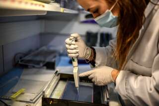 Séquençage du Covid-19 au  CNR des virus des infections respiratoires de l'Institut Pasteur à Paris, en janvier 2021