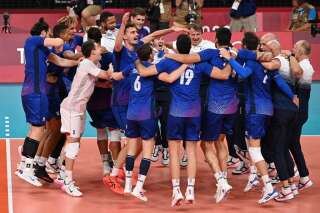 Les volleyeurs français sont devenus champions olympiques en battant les favoris russes 3 à 2 en finale