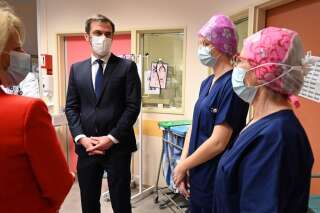 Le ministre de la Santé, Olivier Véran, laisse aux soignants un ultime délai pour se faire vacciner avant de passer par la loi. Ici en février 2021 dans un hôpital de Dunkerque (photo d'illustration)