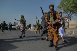 Des soldats et des miliciens Afghans luttent contre les talibans dans la province de Herat, le 30 juillet 2021