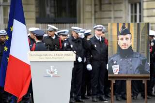 Une cérémonie d'hommage à Xavier Jugelé, le 25 avril 2017 à Paris