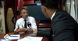 Mohamed Bouhafsi en interview avec Emmanuel Macron, une interview diffusée le 17 juin sur France 5.