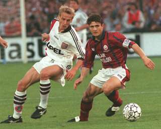 Bixente Lizarazu sous le maillot des Girondins de Bordeaux face au Bayern Munich en finale de la coupe UEFA, en mai 1996.