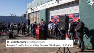 L'équipe de campagne de Donald Trump a cru convoquer une conférence de presse dans un prestigieux hôtel de Philadelphie, mais c'est en réalité le parking d'un paysagiste qui a été réservé...