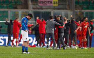 L'Italien Alessandro Florenzi abattu après l'élimination de son pays face à la Macédoine du Nord, à Palerme, le 24 mars 2022.