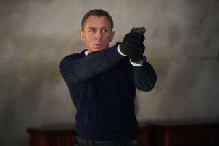 Daniel Craig alias James Bond dans 