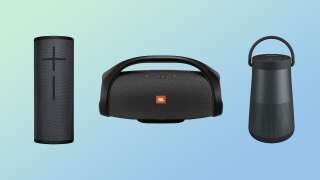 De gauche à droite, l'enceinte Bluetooth Ultimate Ears Megaboom 3, la JBL Boom Box et la Bose Soundlink Revolve +.