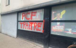 Un local du Parti communiste français (PCF) vandalisé à Aubervilliers, durant la campagne présidentielle de Fabien Roussel, mardi 15 mars 2022.