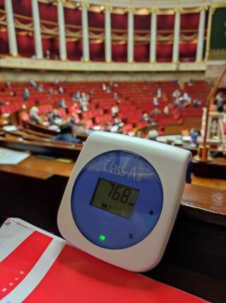 Pendant le débat sur le pass vaccinal, le député Matthieu Orphelin a installé un capteur de CO2