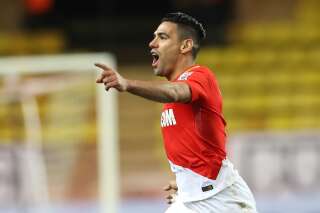 Falcao marque un but de 40 mètres lors de Monaco-Caen en Coupe de la Ligue