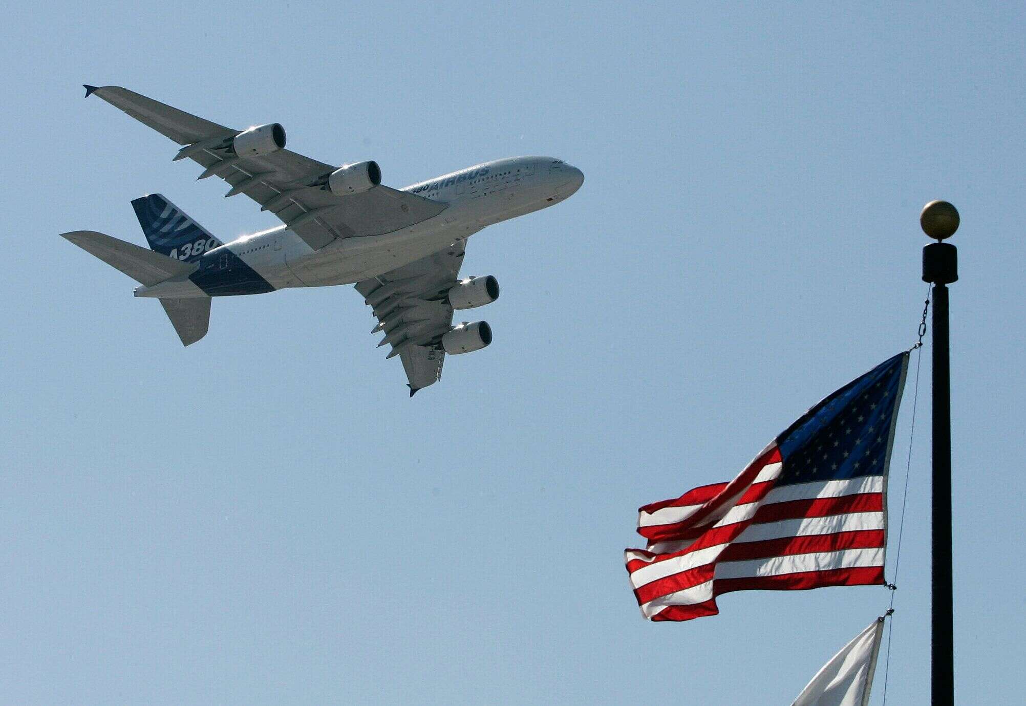 Un A380 décolle de l'aéroport JFK de New York, le 20 mars 2007