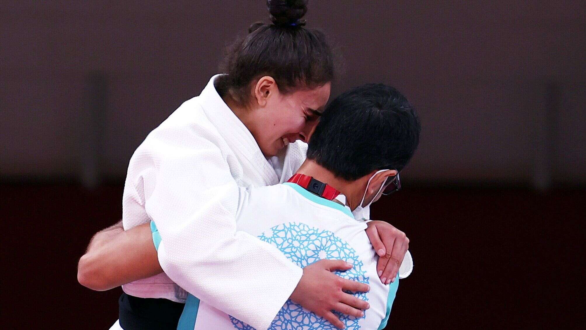 La judoka et porte-drapeau française Sandrine Martinet lors de sa victoire face à l'Ukrainienne Yuliia Ivanytska le 27 août 2021 à Tokyo.