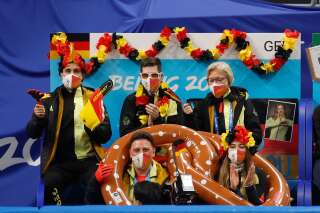 Avec son bretzel gonflable géant, l'équipe allemande de patinage artistique fait sensation aux Jeux olympiques d'hiver de Pékin 2022.