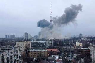 À Kiev, la tour de télévision détruite par une frappe russe(Photo by UKRAINIAN INTERIOR MINISTRY PRESS SERVICES / AFP)