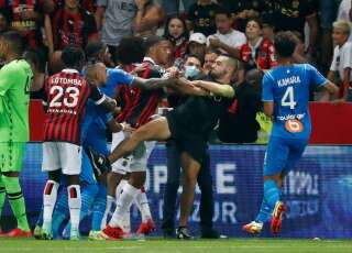 Lors des incidents émaillant le match Nice-Marseille en Ligue 1, le 22 août 2021.