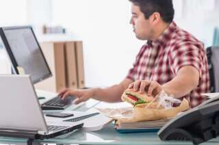 Les employés devront dorénavant déjeuner seul, au bureau ou dans la cantine de l’entreprise.