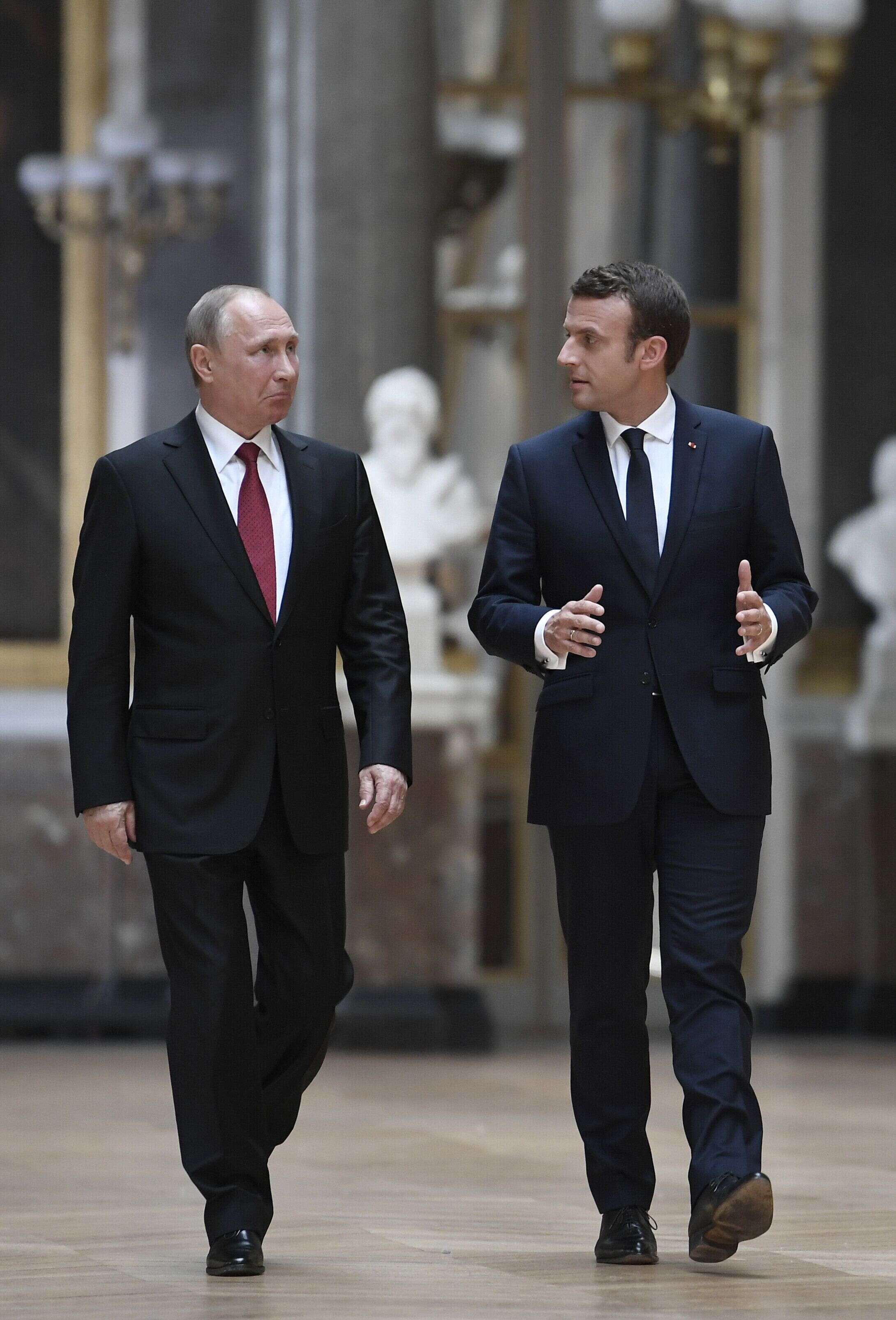Emmanuel Macron et Vladimir Poutine avaient déjà évoqué les soupçons de l'ingérence russe dans la campagne présidentielle française lors d'une rencontre à Versailles.