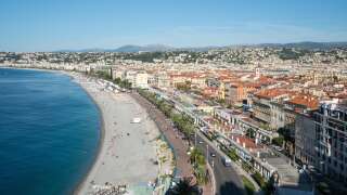 Une vue aérienne de la ville de Nice, dans les Alpes-Maritimes.