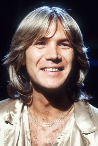 Portrait pris en 1980 du chanteur français Patrick Juvet. (Photo by AFP)