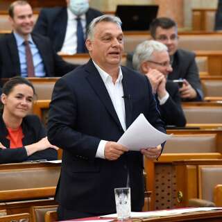 Le Premier ministre hongrois Viktor Orban au Parlement, à Budapest, le 30 mars 2020.