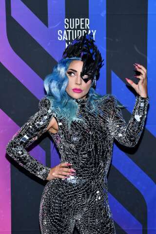 Lady Gaga faisant son arrivée au AT&T TV Super Saturday Night à Miami ce lundi 1er février.