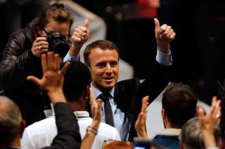 Emmanuel Macron annoncera sa candidature à la présidentielle avant le 10 décembre, son entourage dément