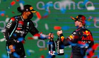 À l'occasion du Grand prix d'Abu Dhabi, Lewis Hamilton et Max Verstappen vont se départager en piste et déterminer qui sera sacré champion du monde de Formule 1 2021.