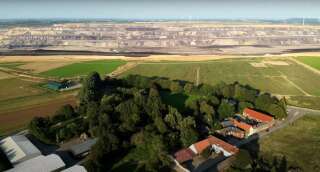 Le village de Lützerath à 200 mètres du gouffre de Garzweiler.