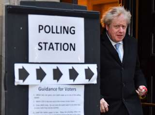 Boris Johnson, ici à la sortie du bureau de vote le 12 décembre, et les conservateurs ont obtenu une majorité absolue au Parlement britannique.
