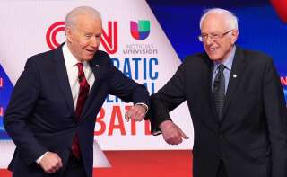 Joe Biden et Bernie Sanders, ici le 15 mars 2020, sont maintenant alliés pour vaincre Donald Trump à l'élection présidentielle de novembre 2020.