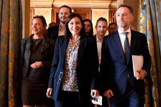 La maire de Paris, Anne Hidalgo, entourée de son premier adjoint, Emmanuel Grégoire, et de ses adjoints EELV David Belliard et PCF Ian Brossat, le 3 juillet 2020.