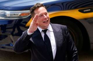 Pour payer ses impôts, Elon Musk dit vendre des actions Tesla sur vote des internautes