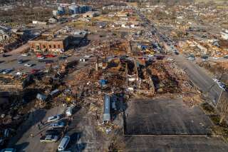 Des bâtiments détruits dans le centre-ville de Mayfield, dans le Kentucky aux États-Unis, le 11 décembre 2021.