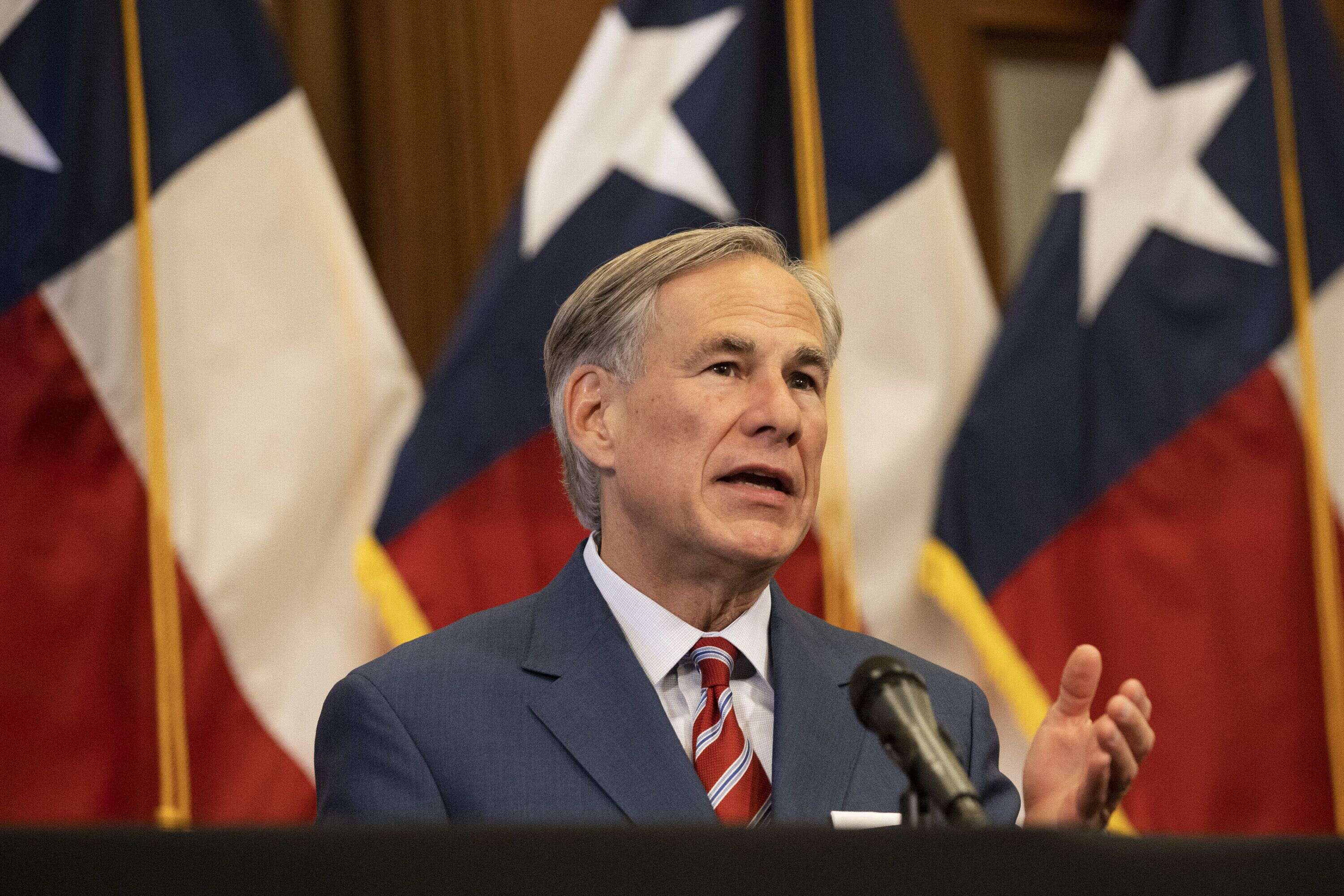 Le gouverneur du Texas Greg Abbott a signé une loi interdisant l'avortement au-delà de six semaines de grossesse (photo prise le 18 mai à Austin, dans le Texas).